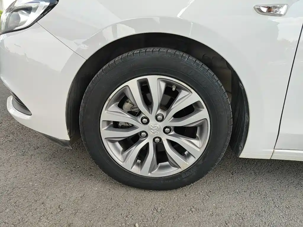 Buick Excelle GT 2018 — фото 23