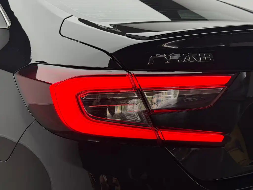 Honda Accord 2022 — фото 19