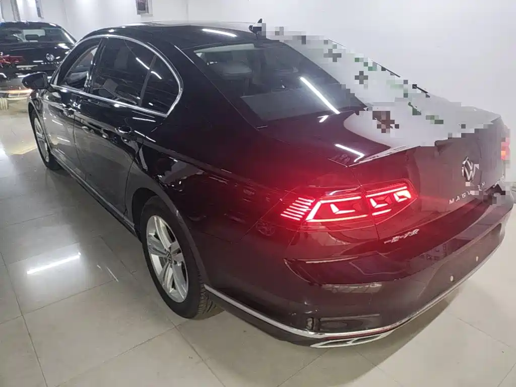 Volkswagen Magotan 2025