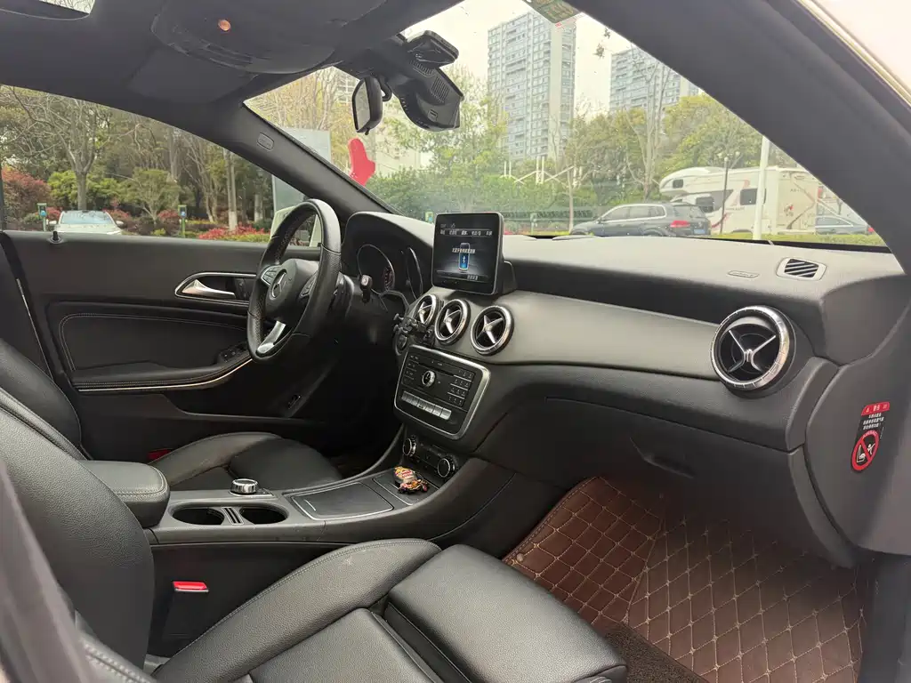 Mercedes-Benz CLA 2017 — фото 12