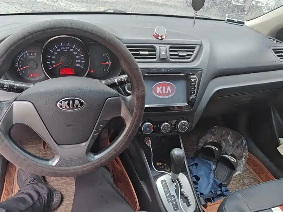 Kia K2 2015 — фото 12