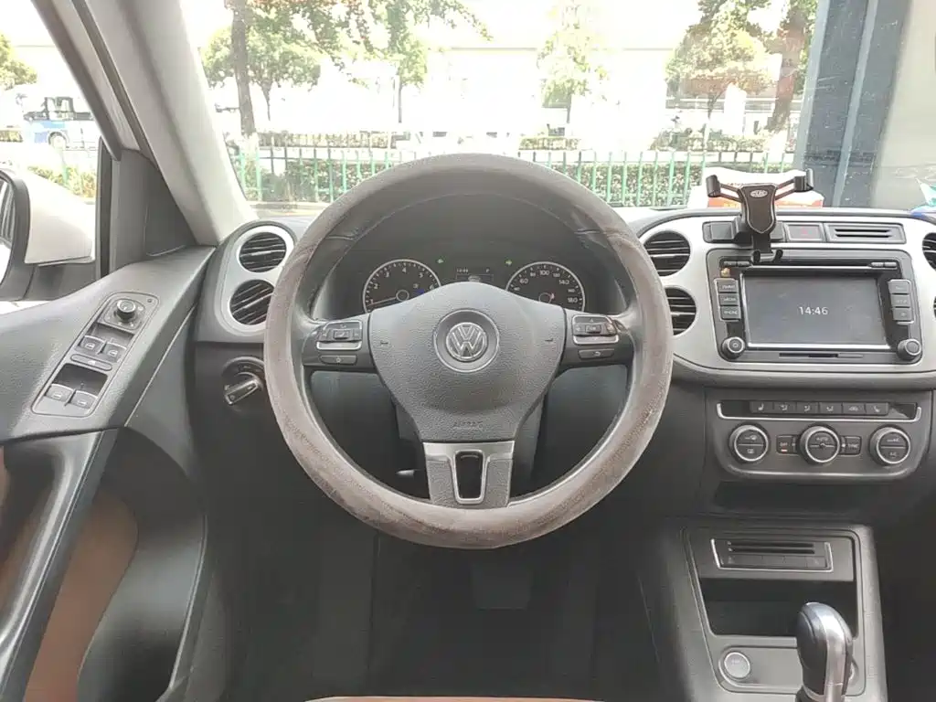 Volkswagen Tiguan 2015 — фото 11