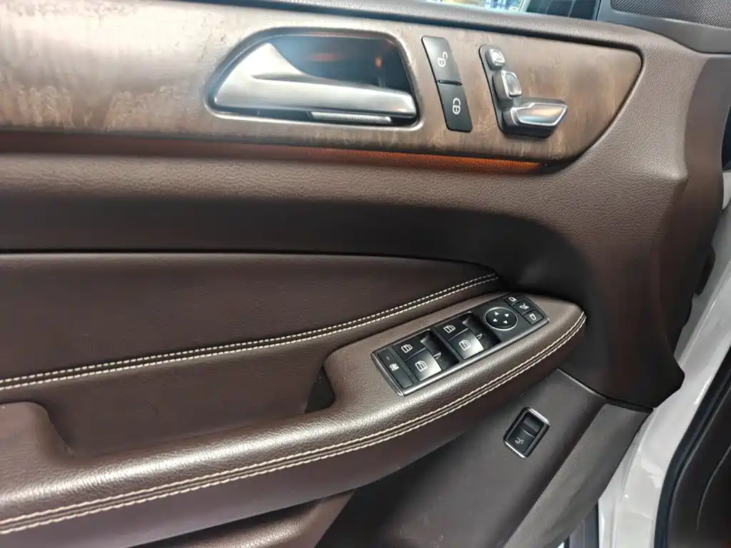 Mercedes-Benz GLE 2017 — фото 10