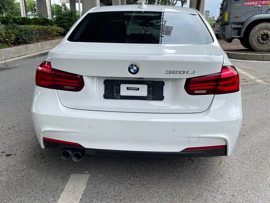 BMW 3 Series 2018 — фото 11