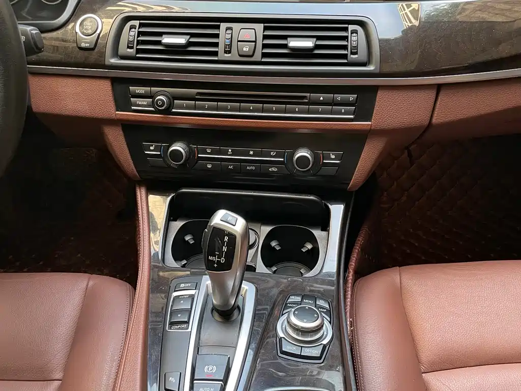 BMW 5 Series 2014 — фото 15