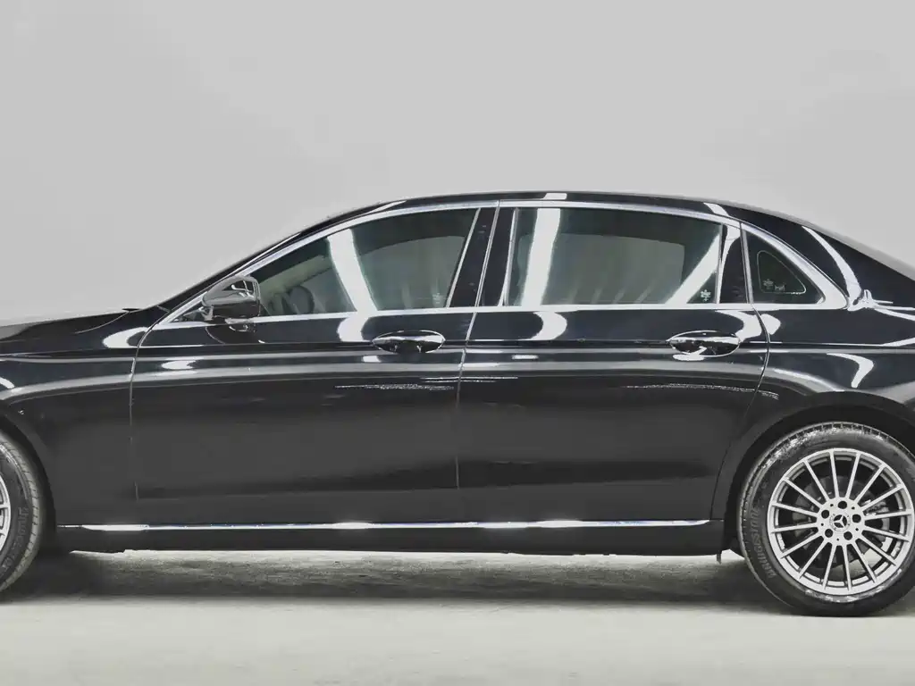 Mercedes-Benz E-Class 2022 — фото 30