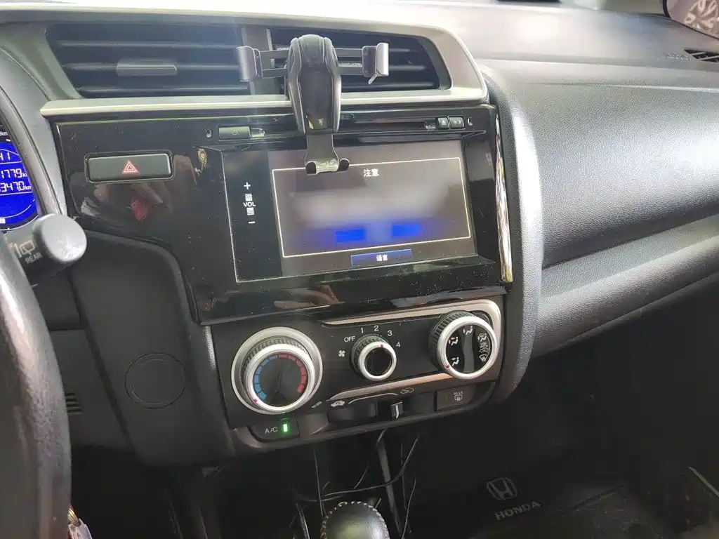 Honda Fit 2018 — фото 6