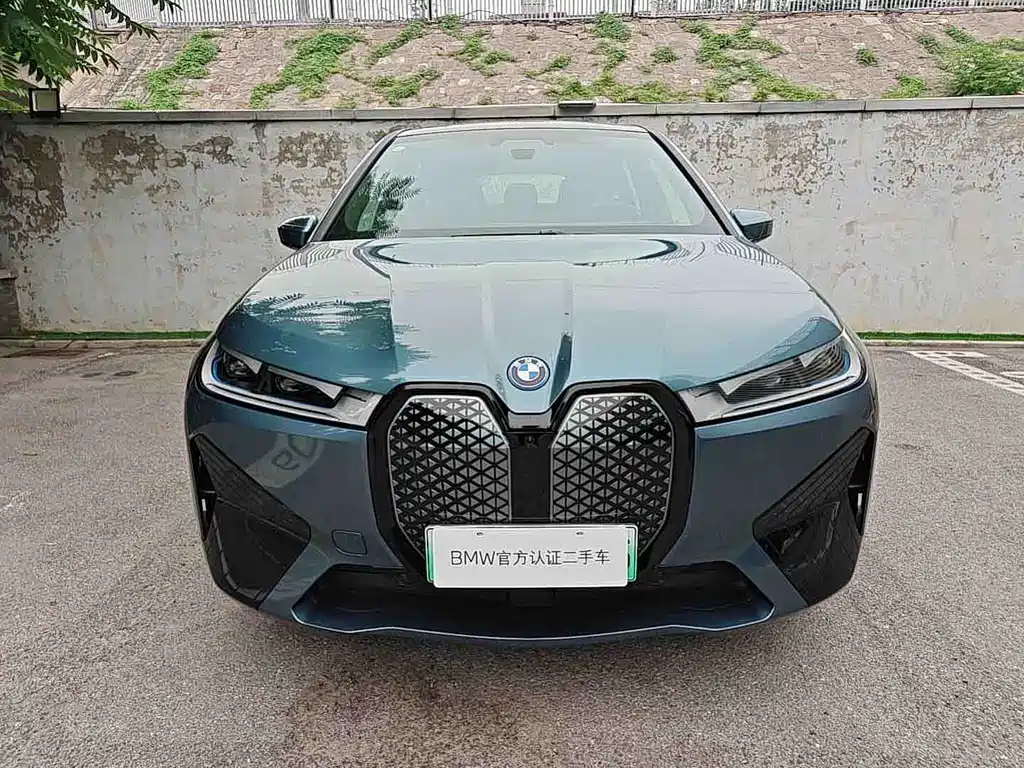 BMW iX 2025