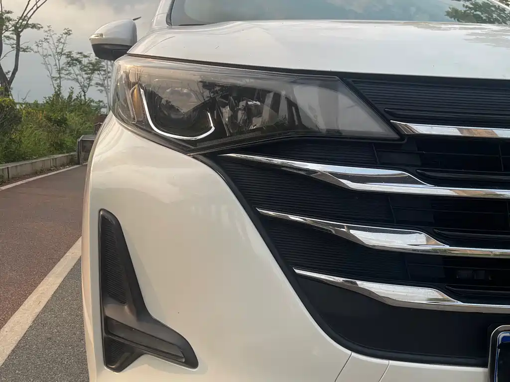 GAC Motor Trumpchi M6 2019 — фото 17