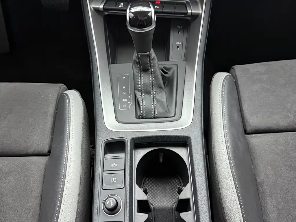 Audi Q3 2023 — фото 11