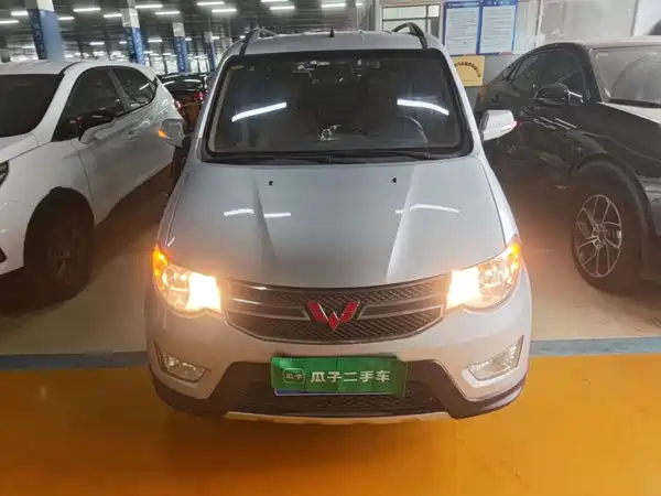 Wuling Hongguang 2015