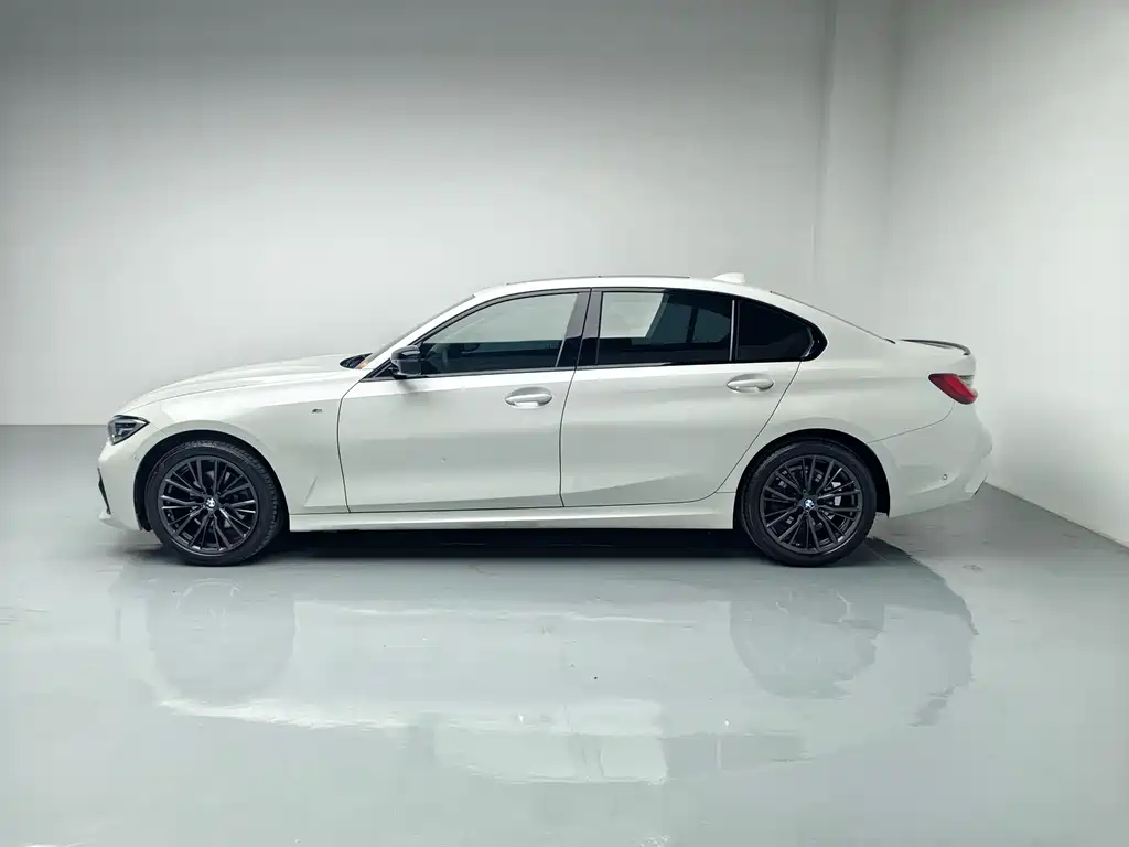 BMW 3 Series 2022