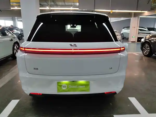 Li Auto L8 2025