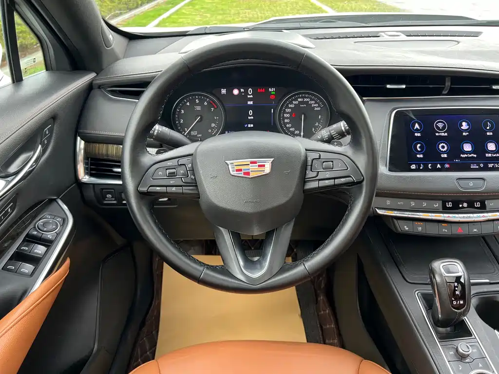 Cadillac XT4 2019 — фото 15