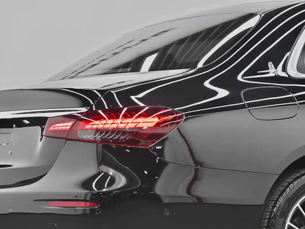 Mercedes-Benz E-Class 2022 — фото 12