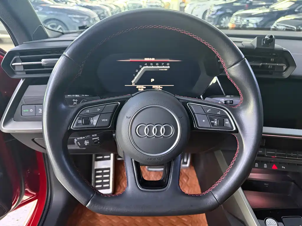 Audi A3 2023 — фото 13