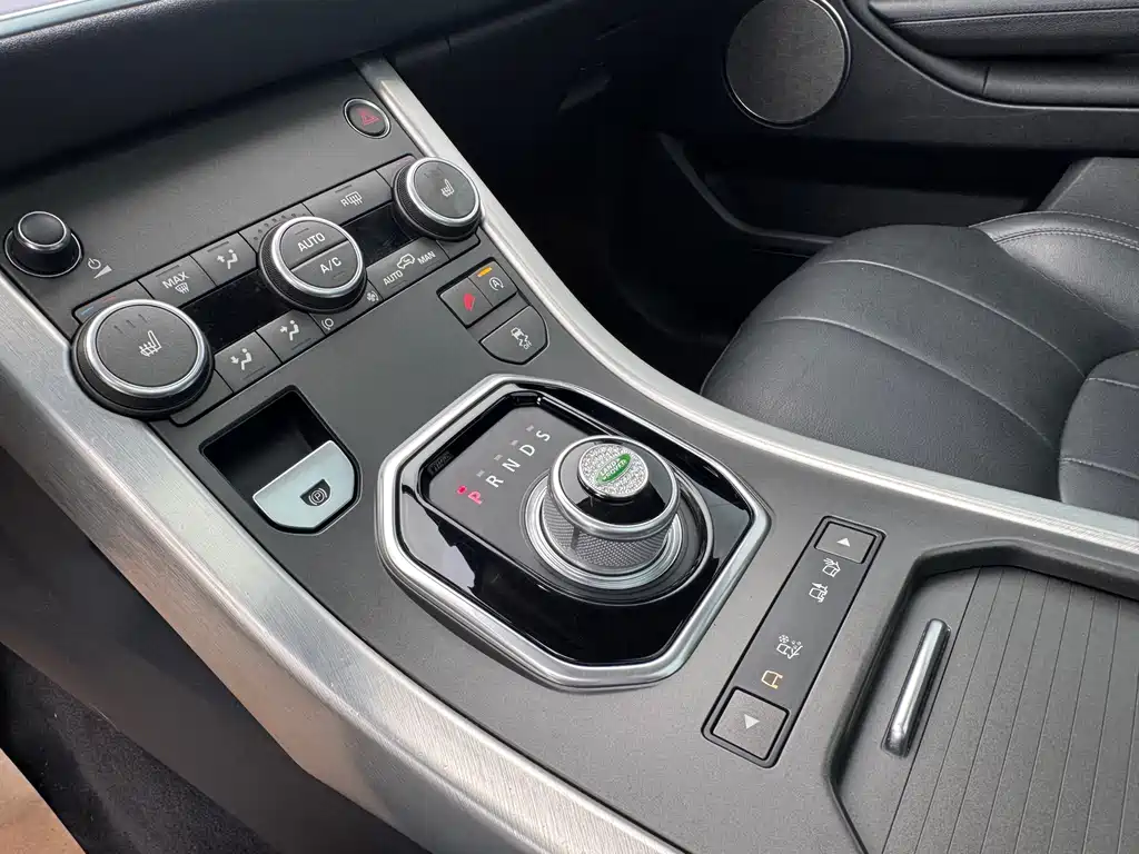 Land Rover Evoque 2017 — фото 11