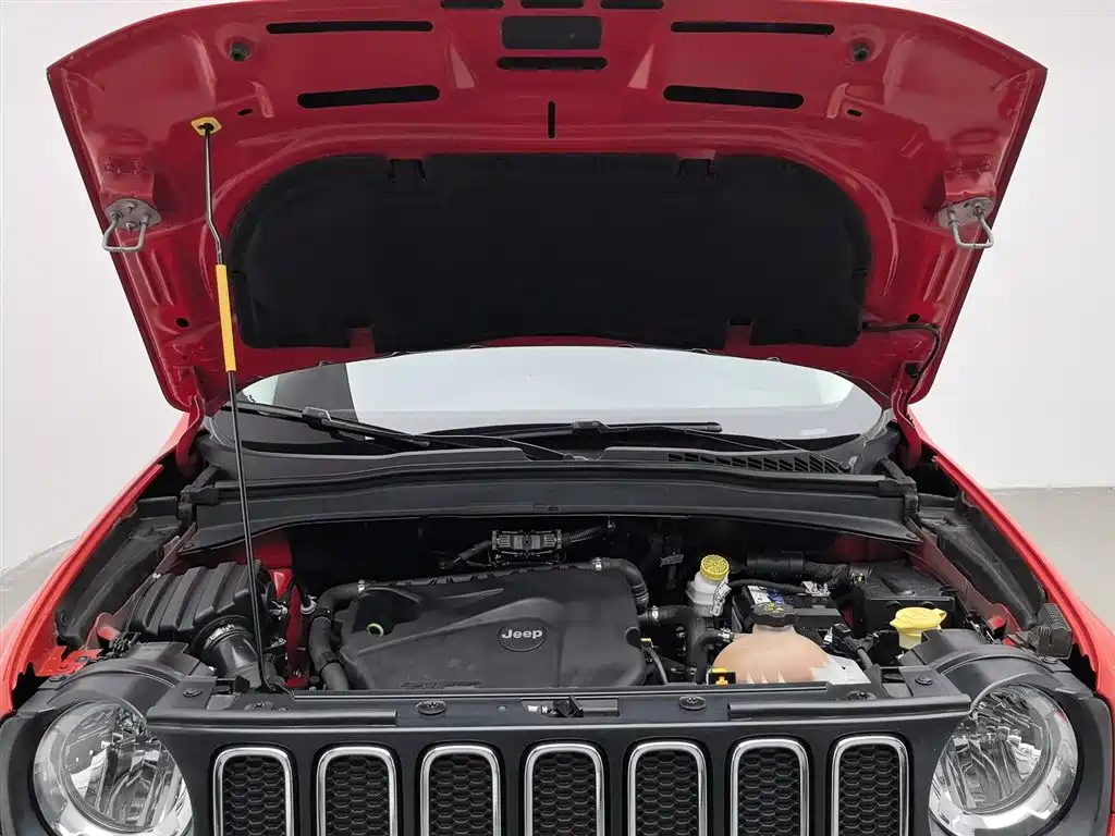 Jeep Renegade 2018 — фото 6