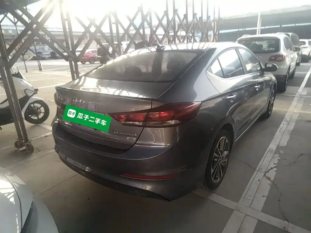 Hyundai Elantra 2017 — фото 7