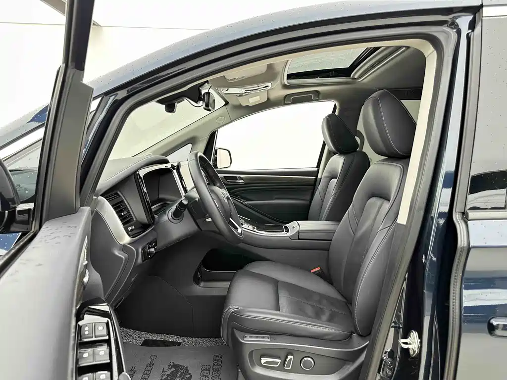 GAC Motor Trumpchi M8 2021 — фото 6