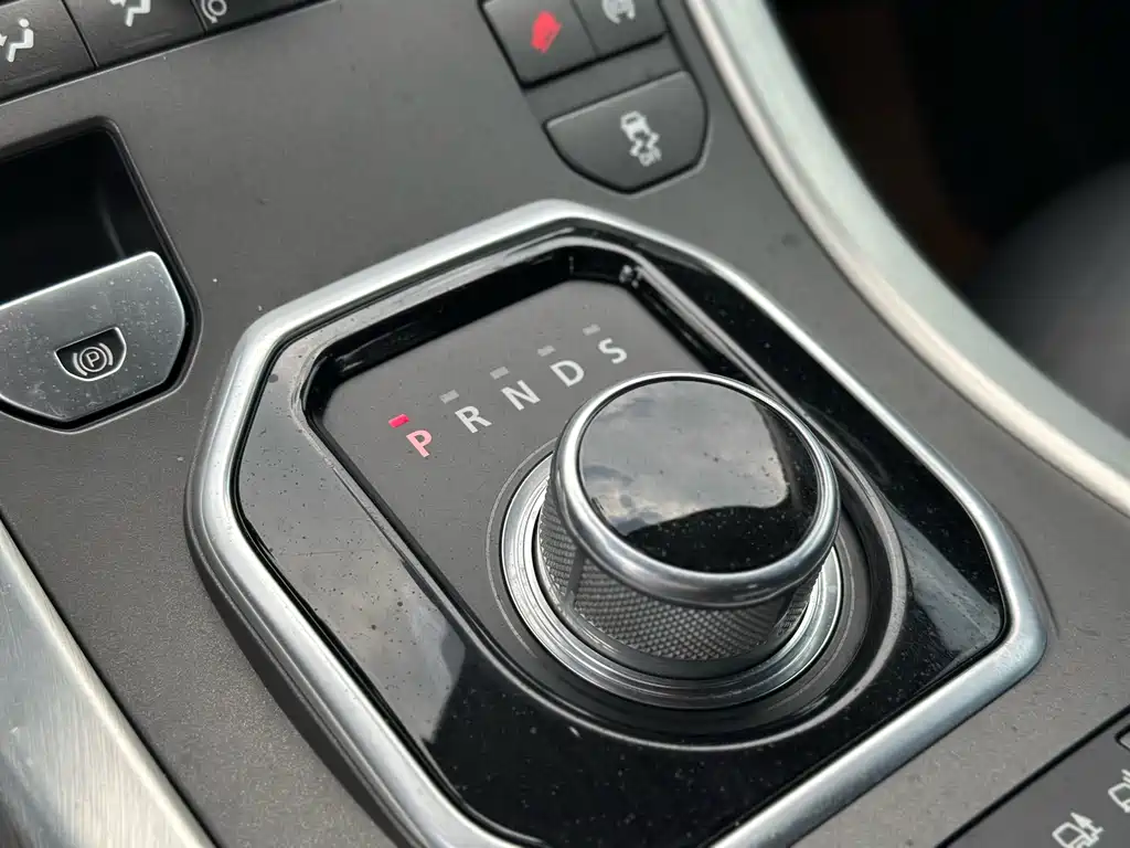 Land Rover Evoque 2015 — фото 21