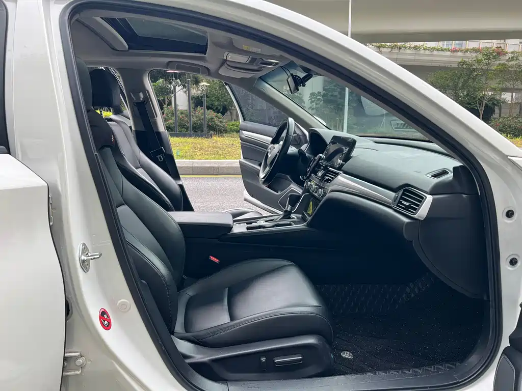 Honda Accord 2020 — фото 12