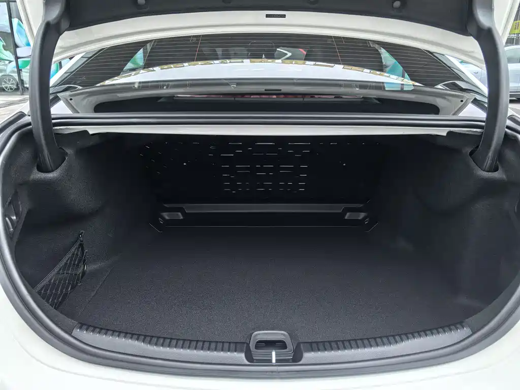 Mercedes-Benz C-Class 2024