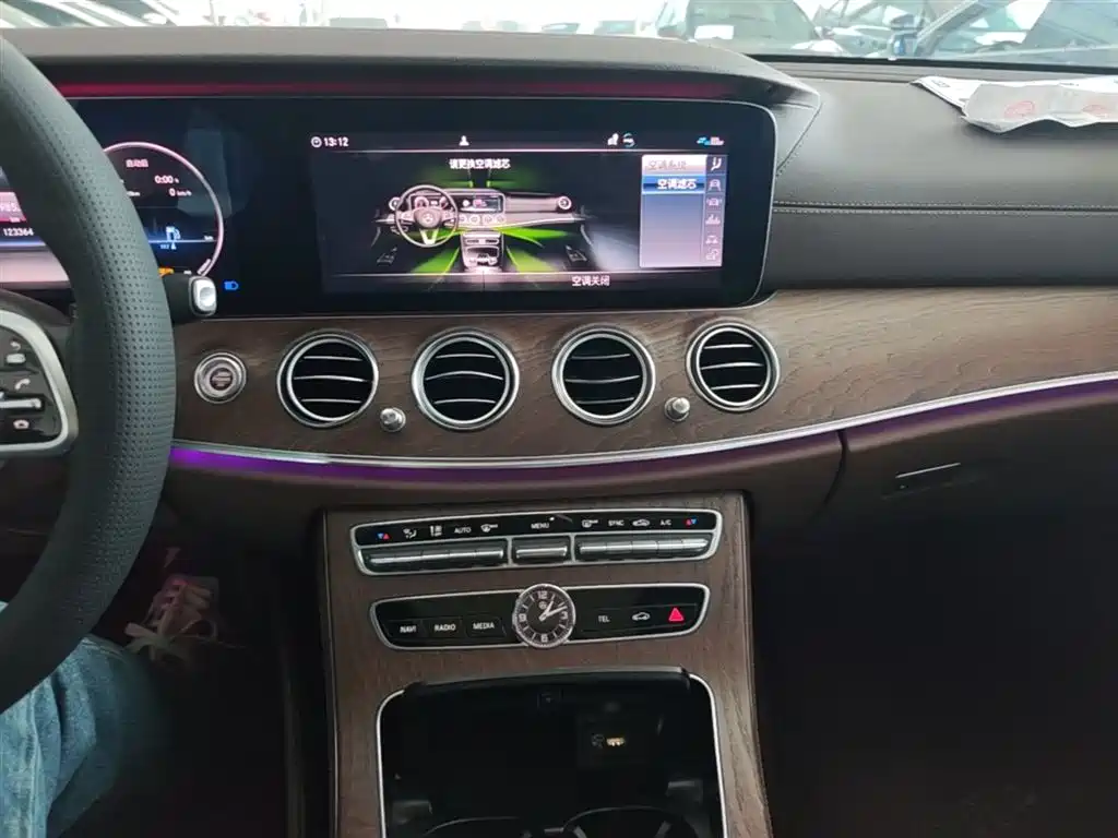 Mercedes-Benz E-Class 2020 — фото 13