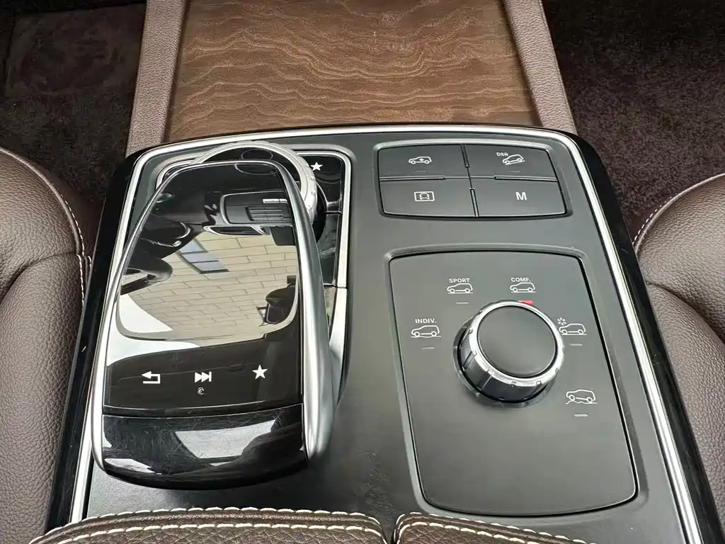 Mercedes-Benz GLE 2017 — фото 13