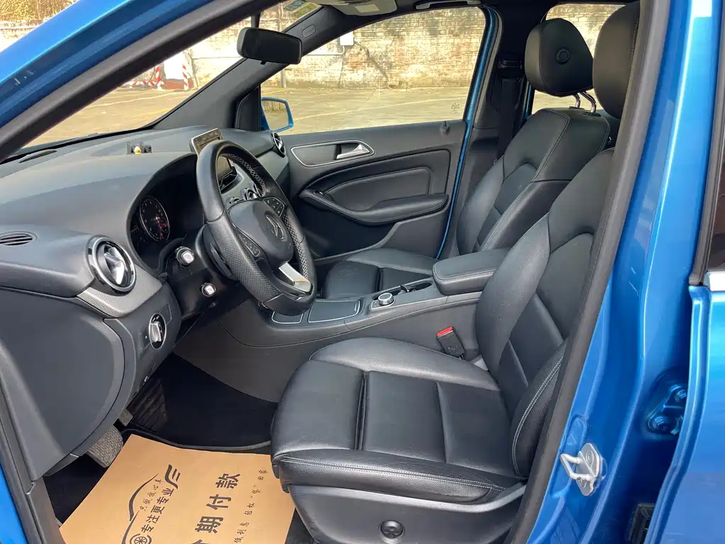 Mercedes-Benz B-Class 2016 — фото 18