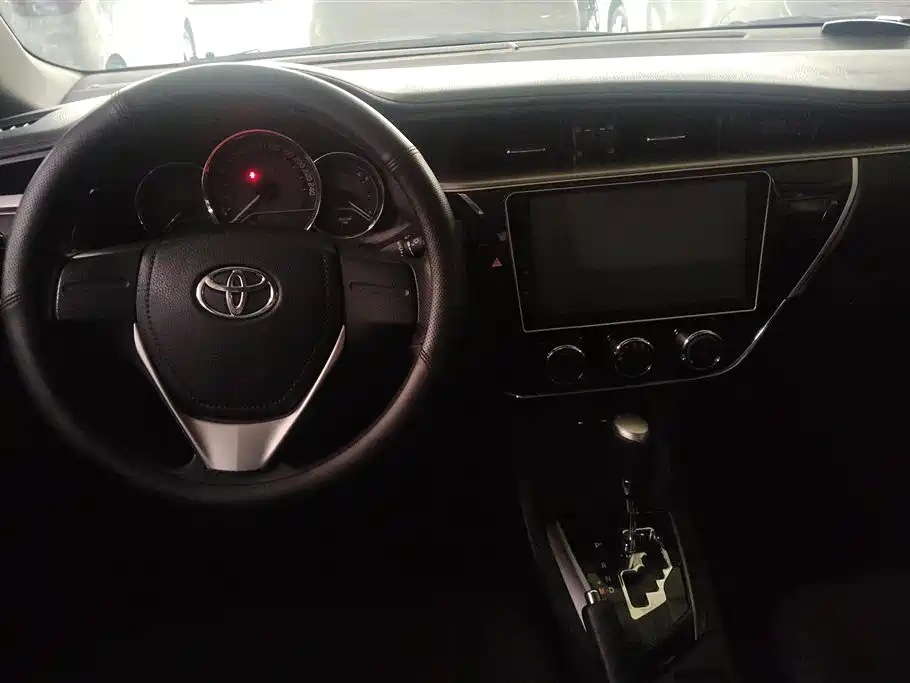 Toyota Corolla 2017 — фото 12