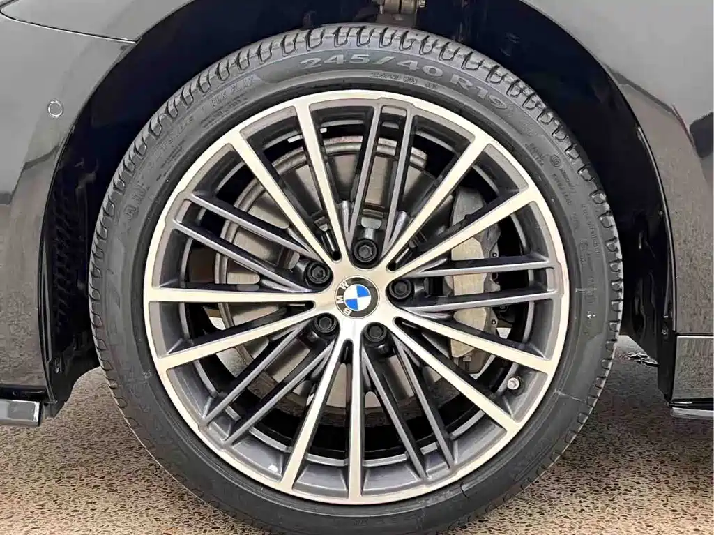 BMW 5 Series 2021
