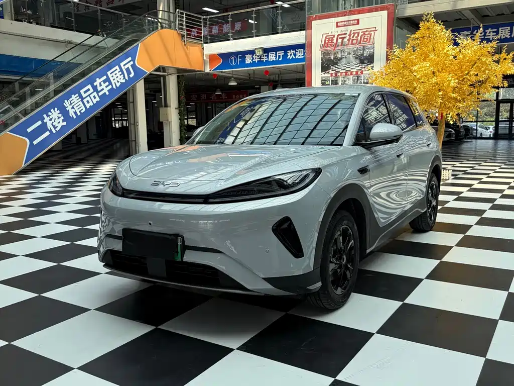 BYD Sealion 05 DM-i 2026 — фото 1