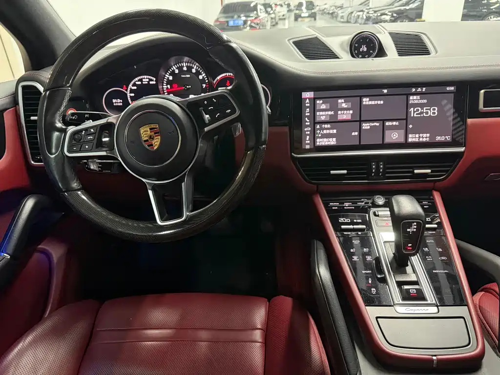 Porsche Cayenne 2019 — фото 10