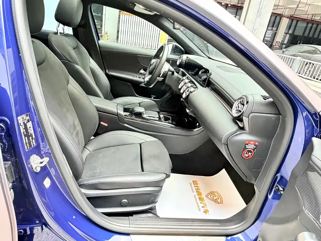 Mercedes-Benz A-Class 2021 — фото 12