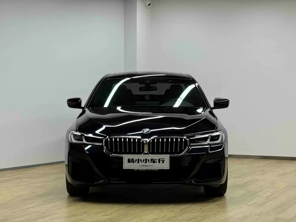 BMW 5 Series 2022 — фото 1
