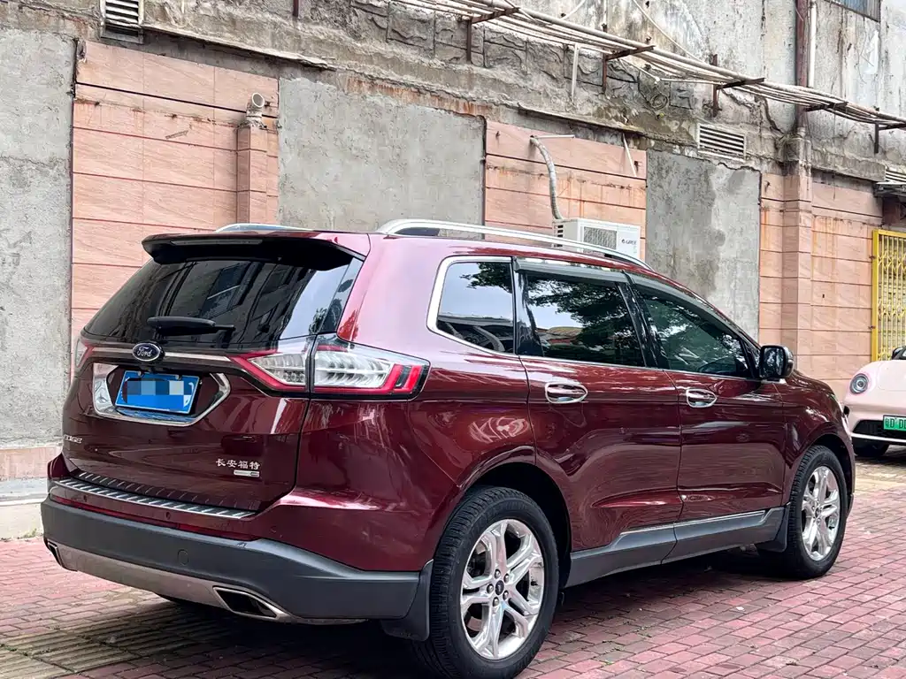 Ford Edge 2016 — фото 11