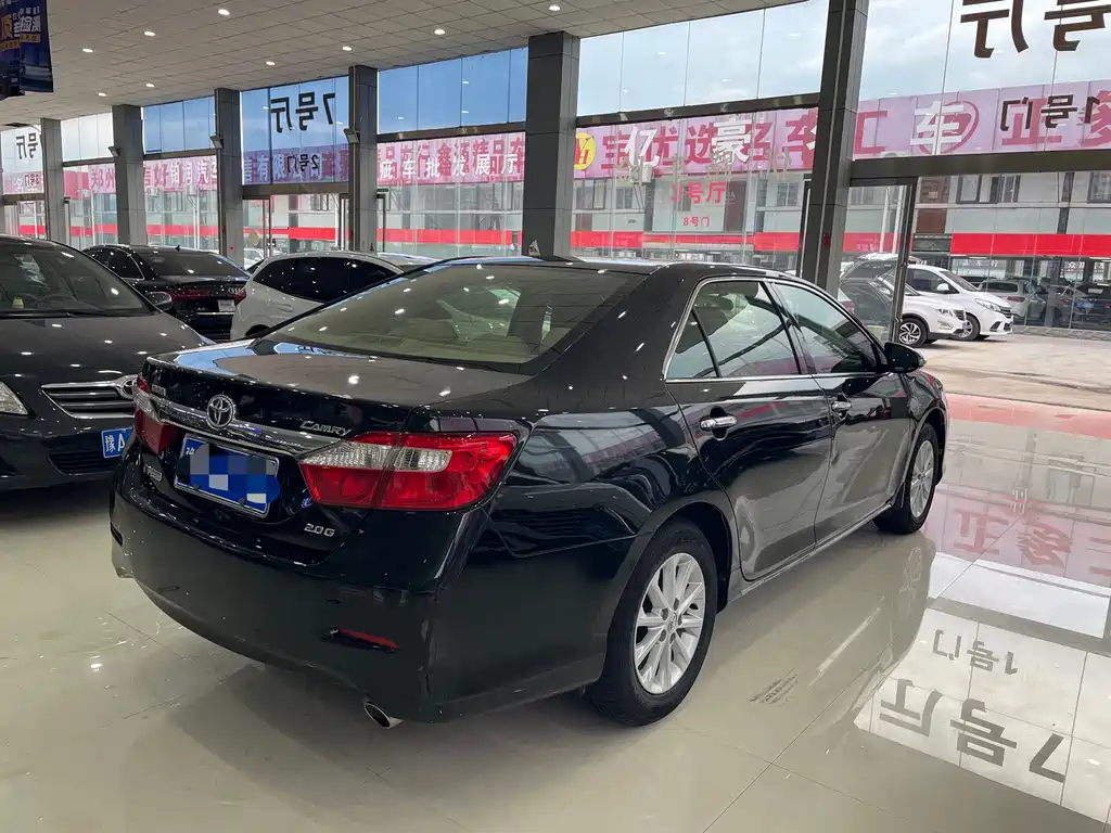 Toyota Camry 2013 — фото 14