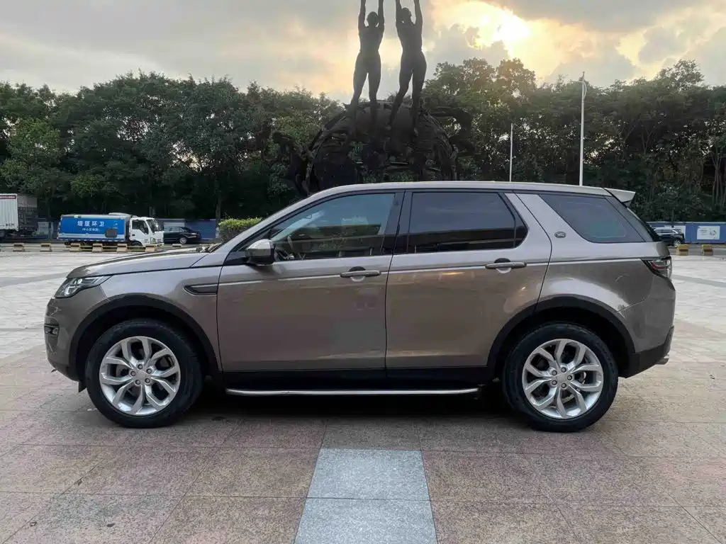 Land Rover Discovery Sport 2015 — фото 9