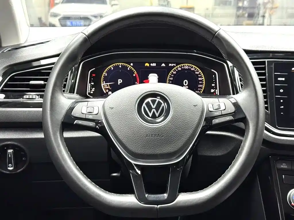 Volkswagen T-Roc 2022 — фото 7