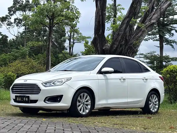 Ford Escort 2016
