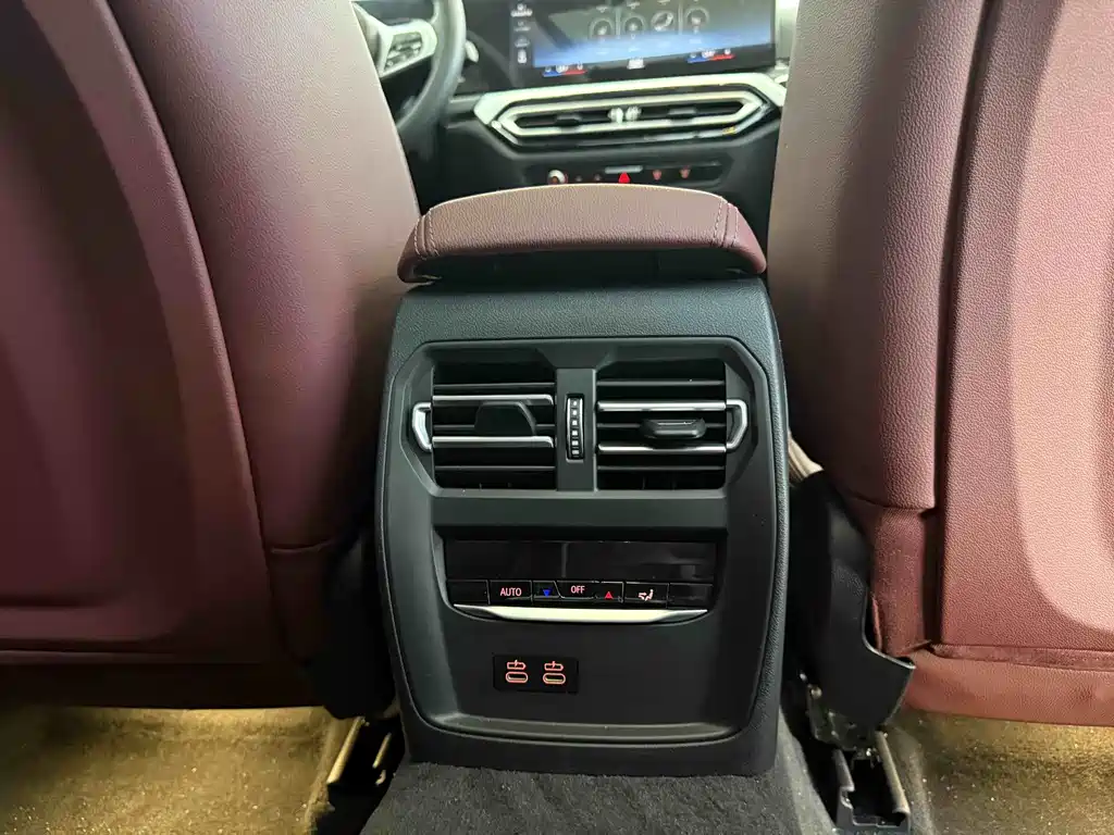 BMW 3 Series 2023 — фото 17