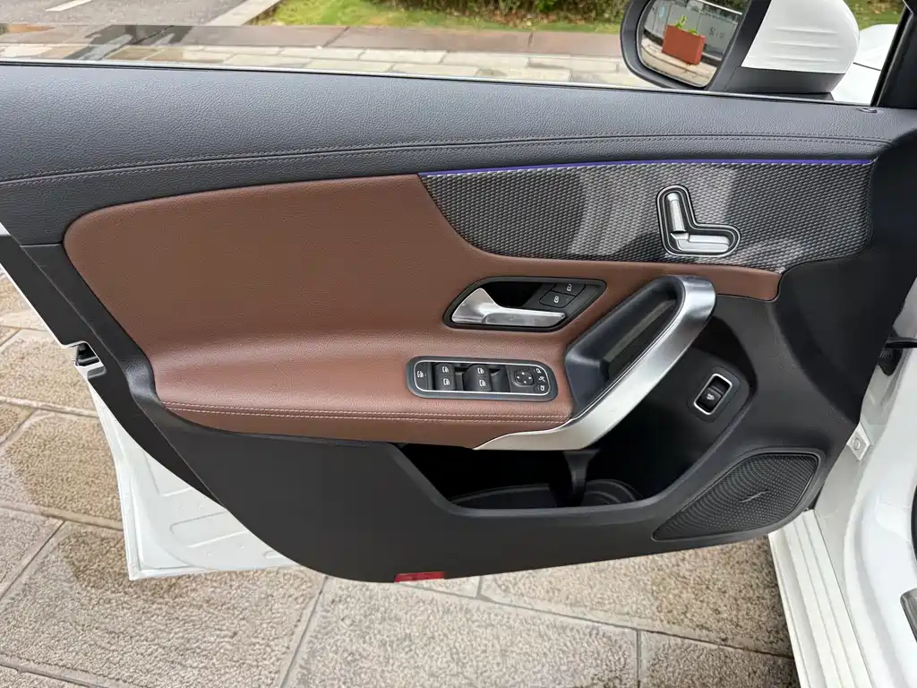 Mercedes-Benz A-Class 2019 — фото 17