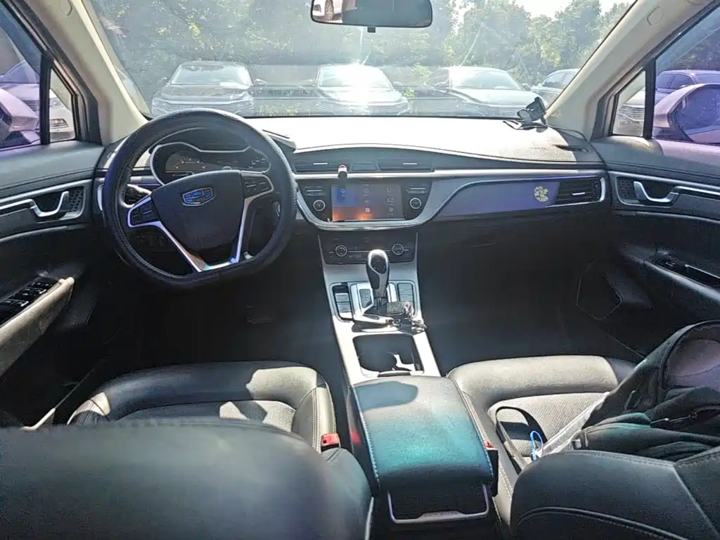 Geely Emgrand GS 2018 — фото 10