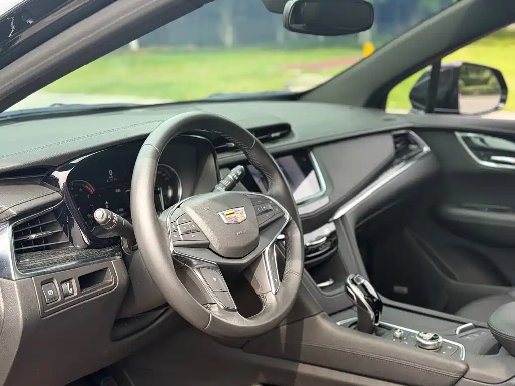 Cadillac XT5 2021 — фото 13