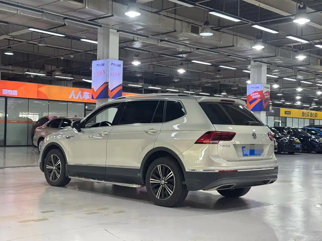 Volkswagen Tiguan L 2017 — фото 5