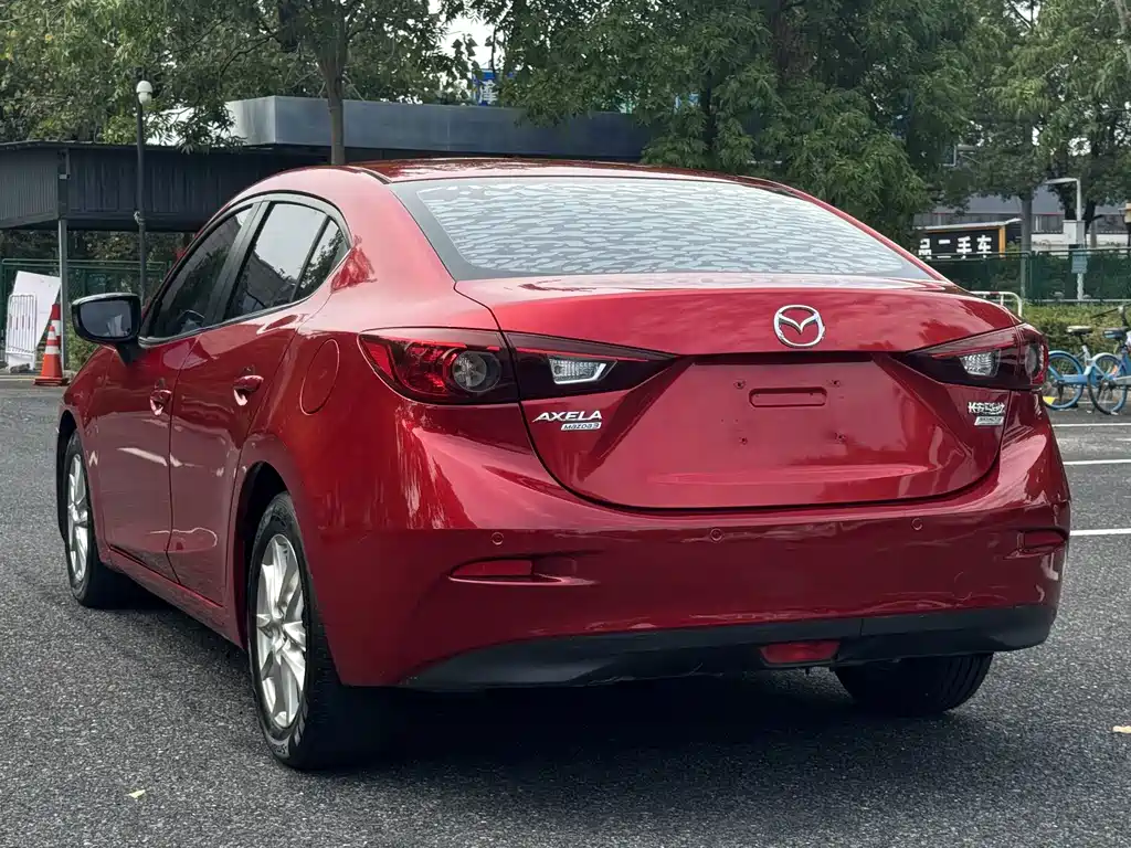Mazda 3 Axela 2015