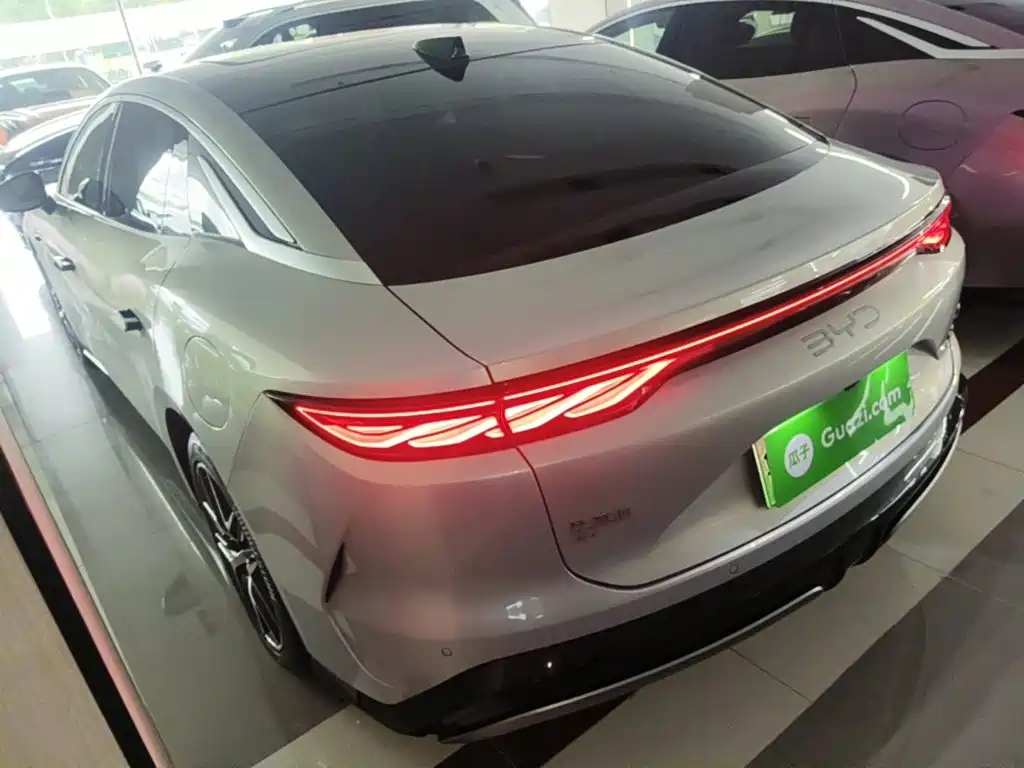BYD Han L 2025