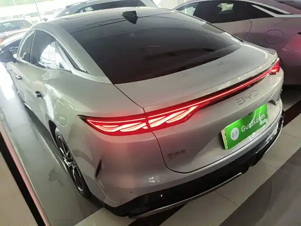 BYD Han L 2025