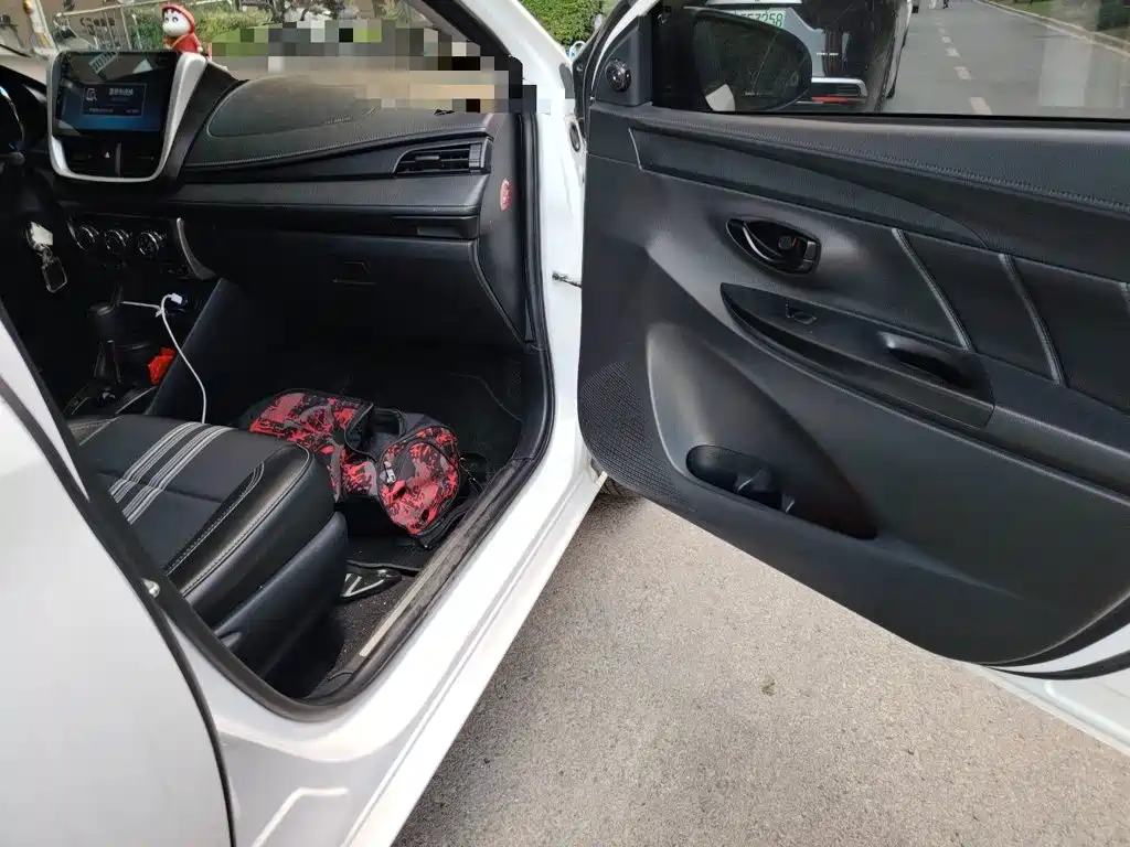 Toyota Yaris L 2019 — фото 19